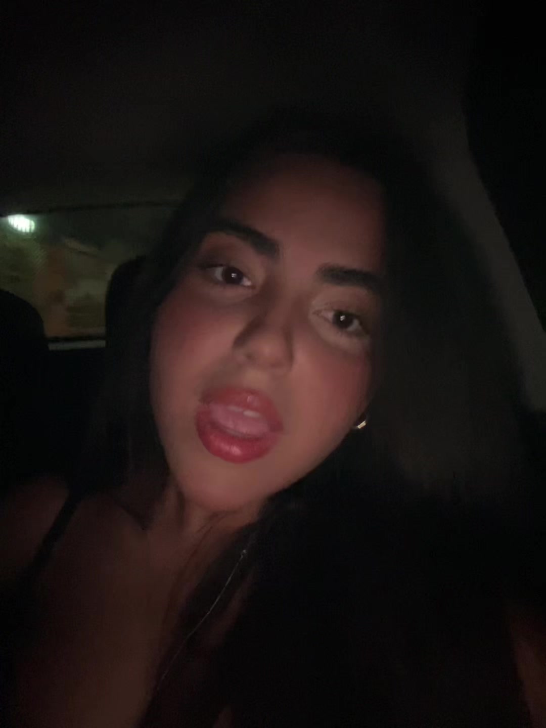 @lívia