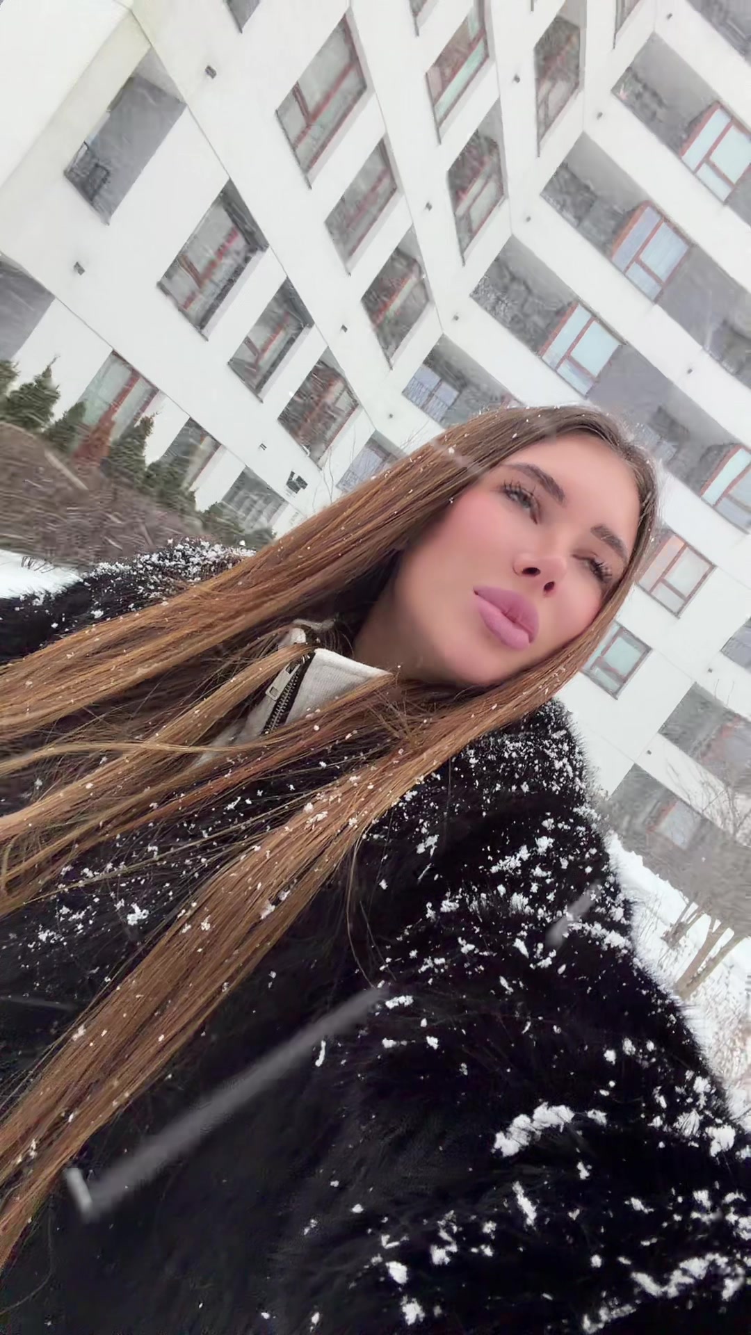 @власниця бренду одягу