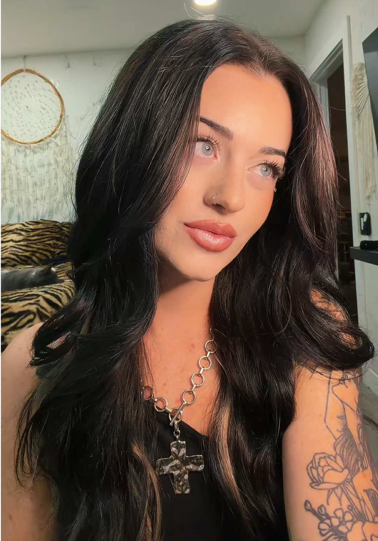 @🖤