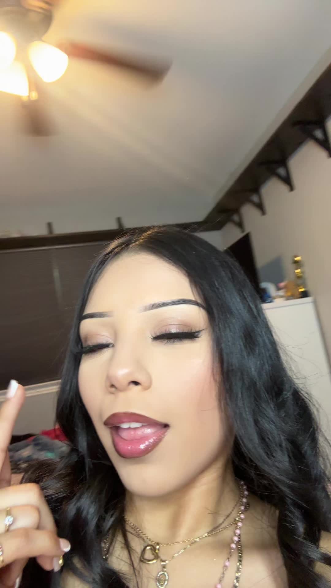 @Gabby👩&zwj;❤️&zwj;💋&zwj;👩