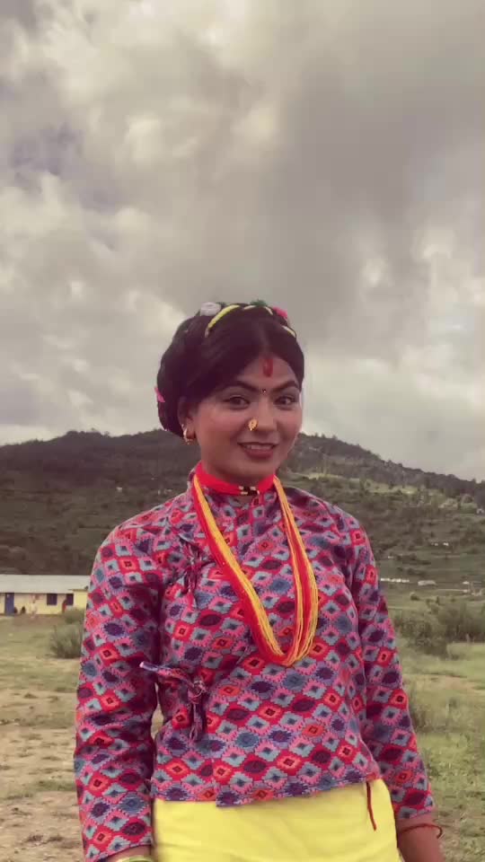 @Nisha bohara 👑