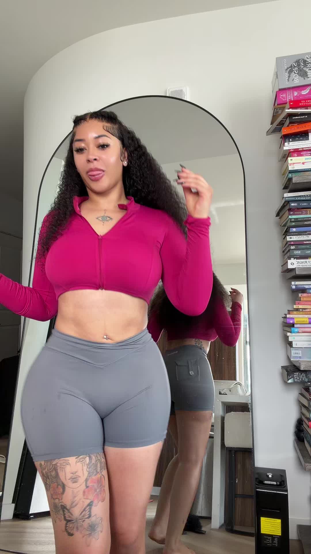 @Missskaylax