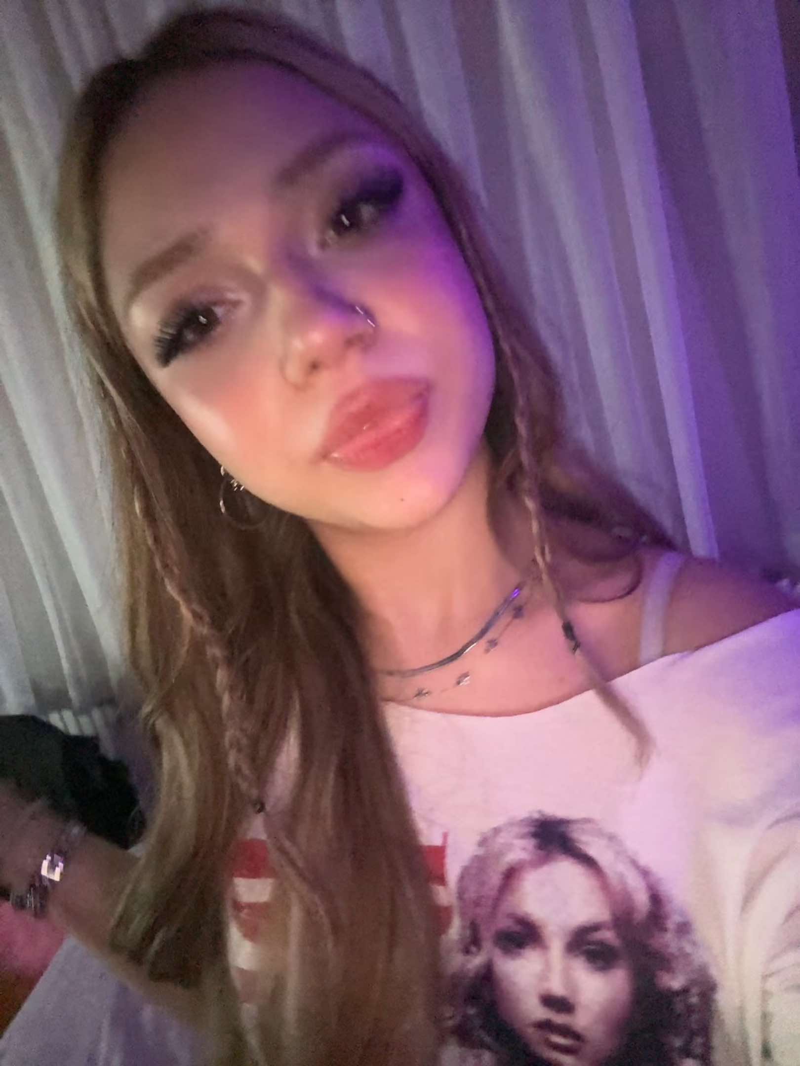 @𝑹𝒐𝒍𝒚𝒂𝒏𝒏