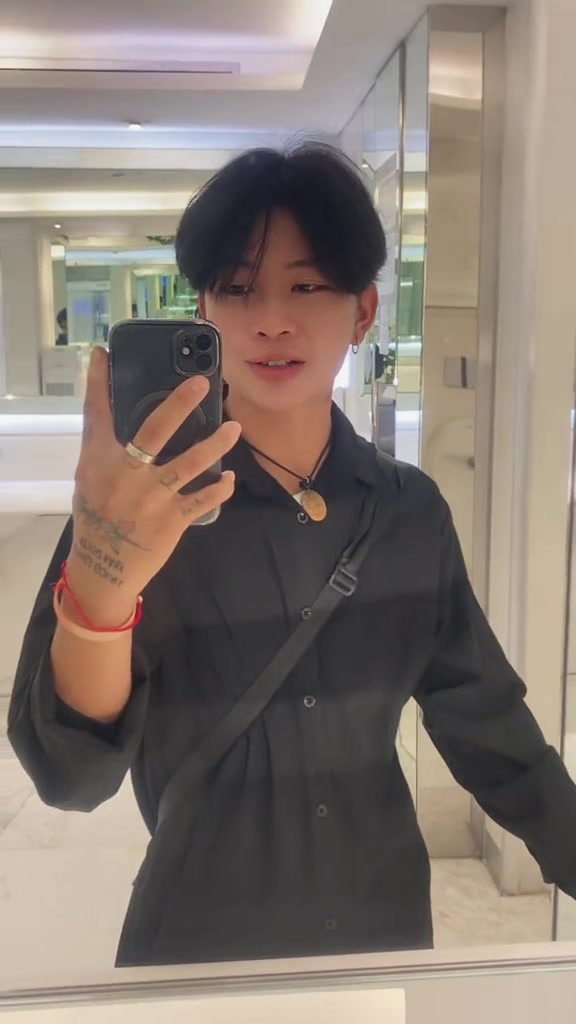 @🇨🇳จิครีม 奶油色 🐲1 7 M