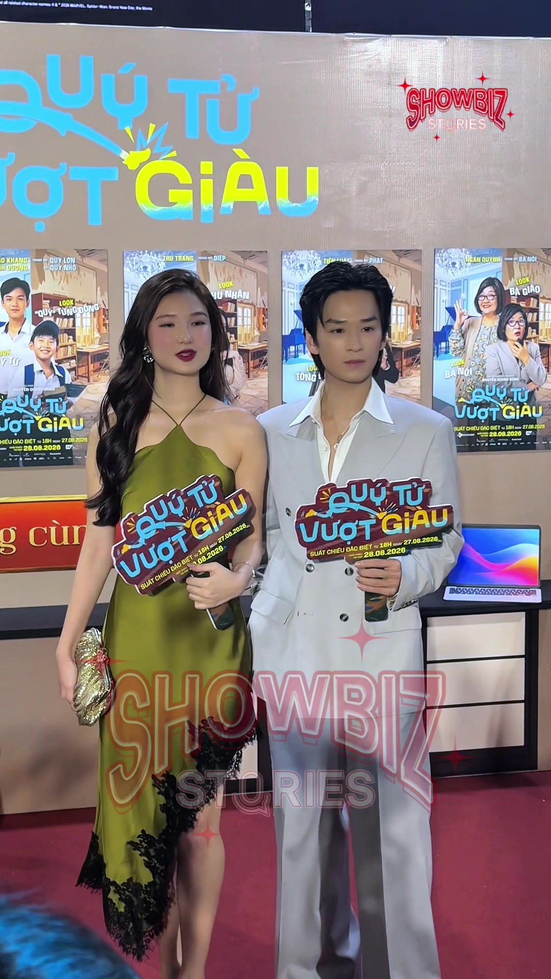 @Showbiz Stories