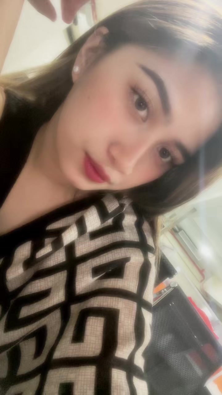 @Desireeee