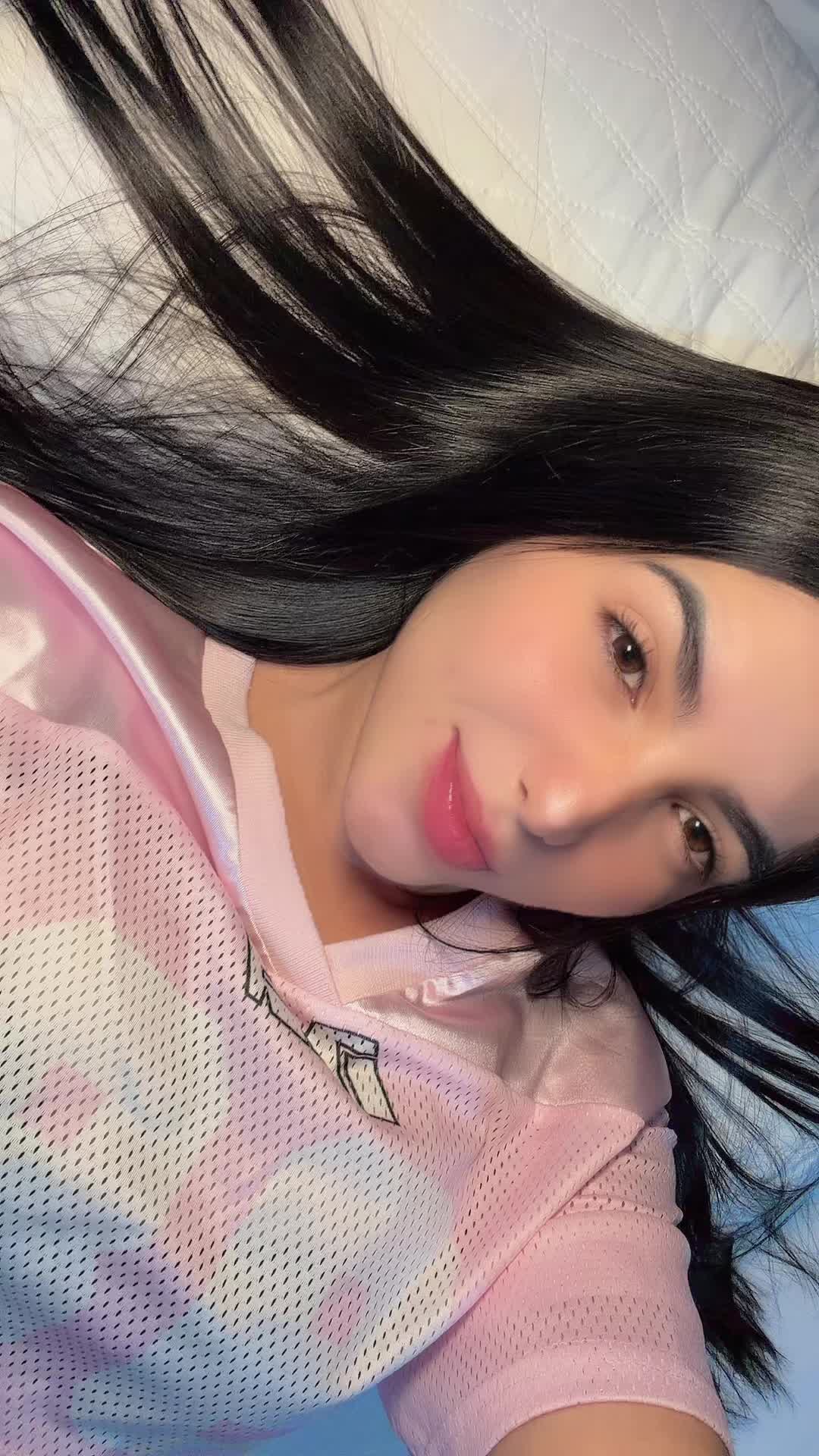 @𝐋𝐞𝐚𝐥🧸