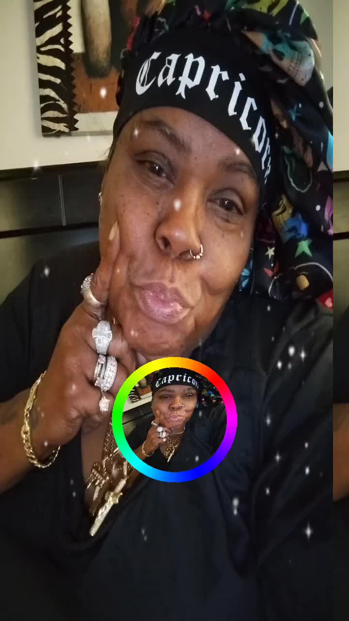 @all hail to the queen 👑🖤👑