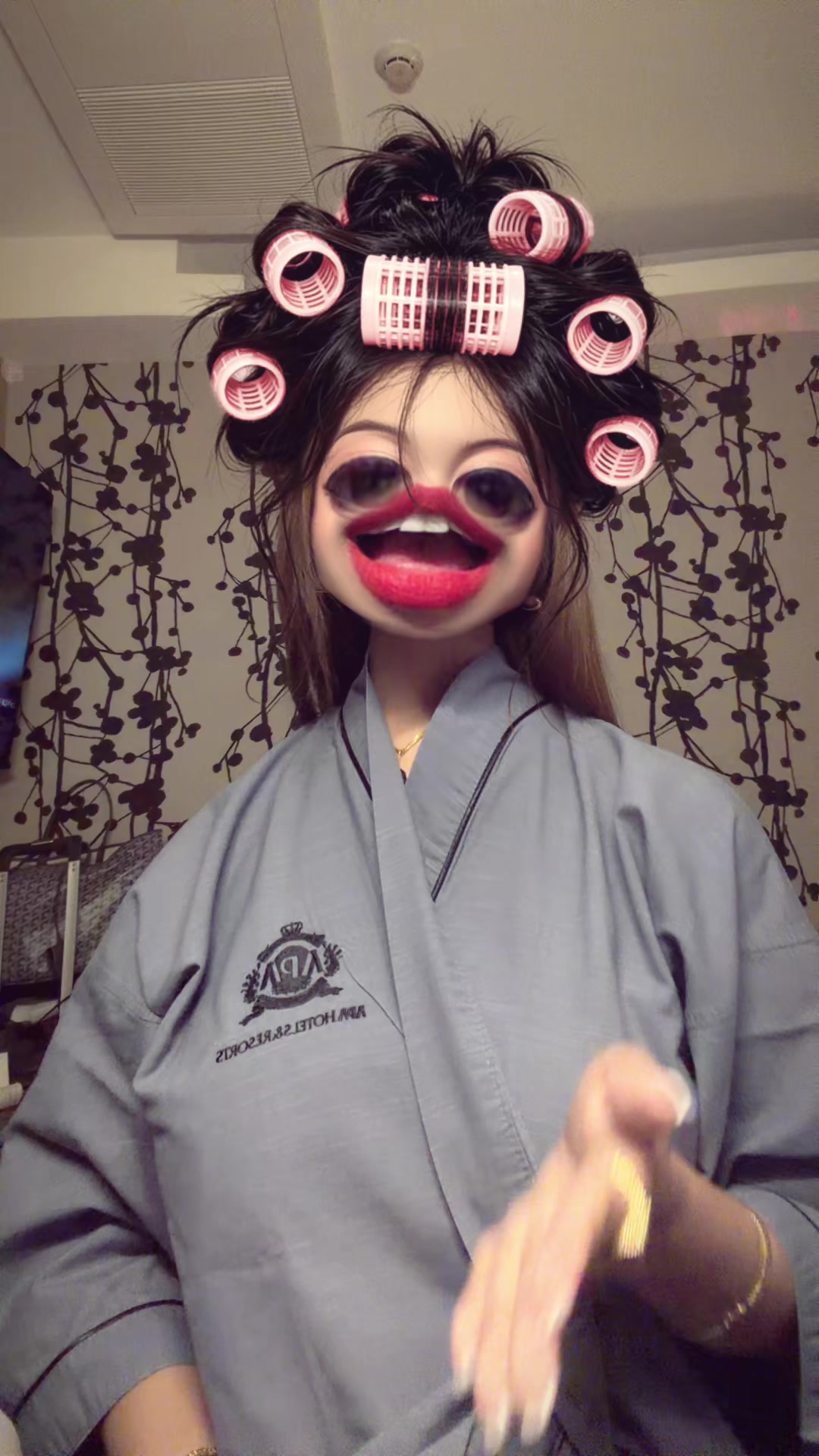 @Mae