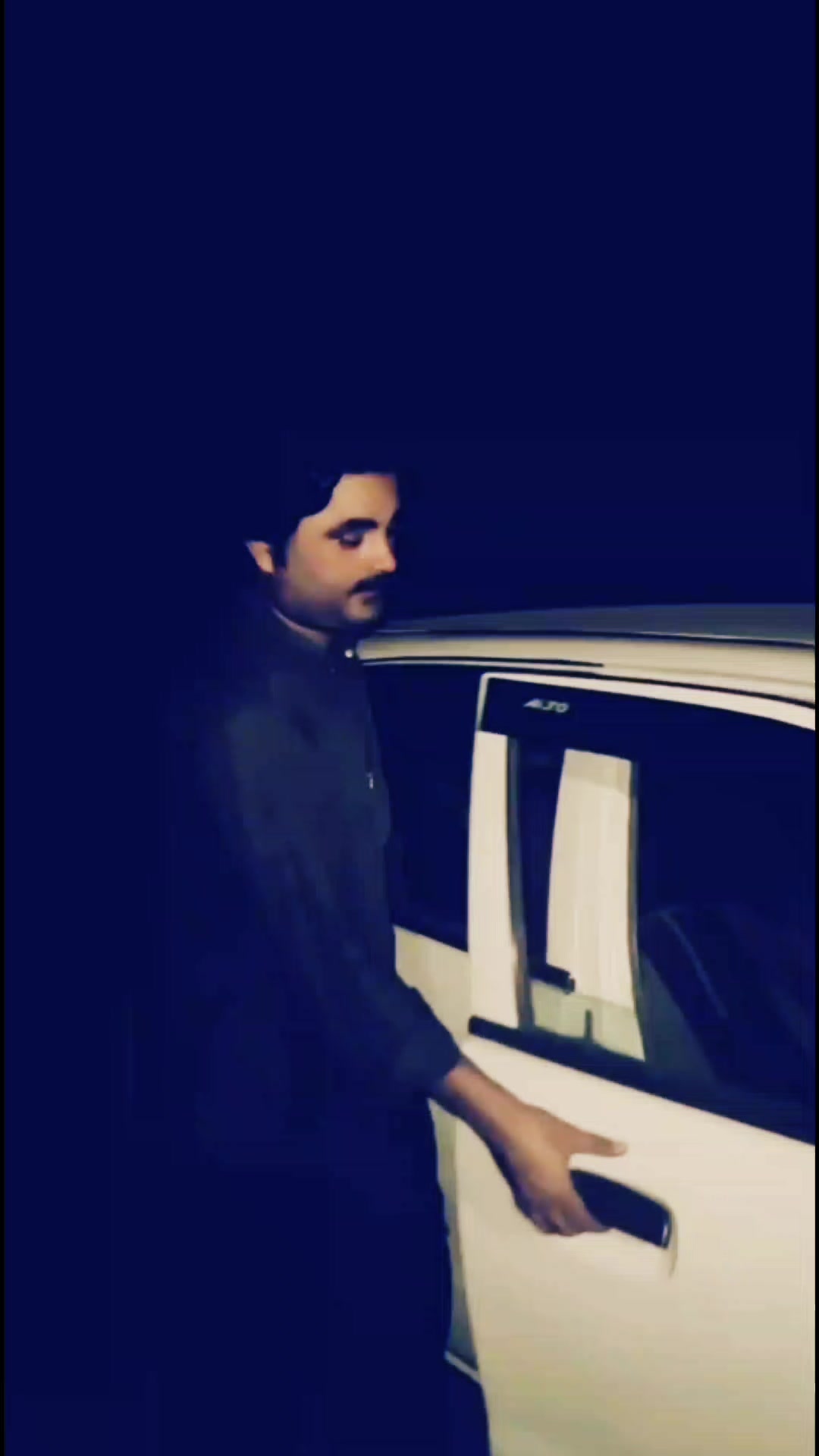 @singer naveed saqi