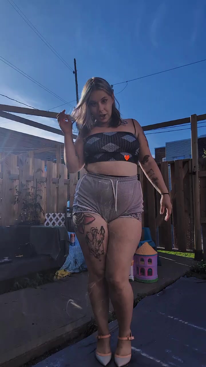 @buzzedqueen
