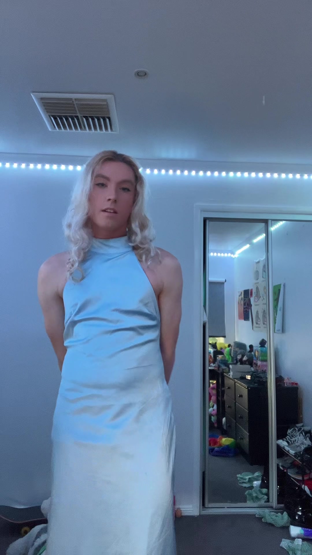 @Foxy_femboy