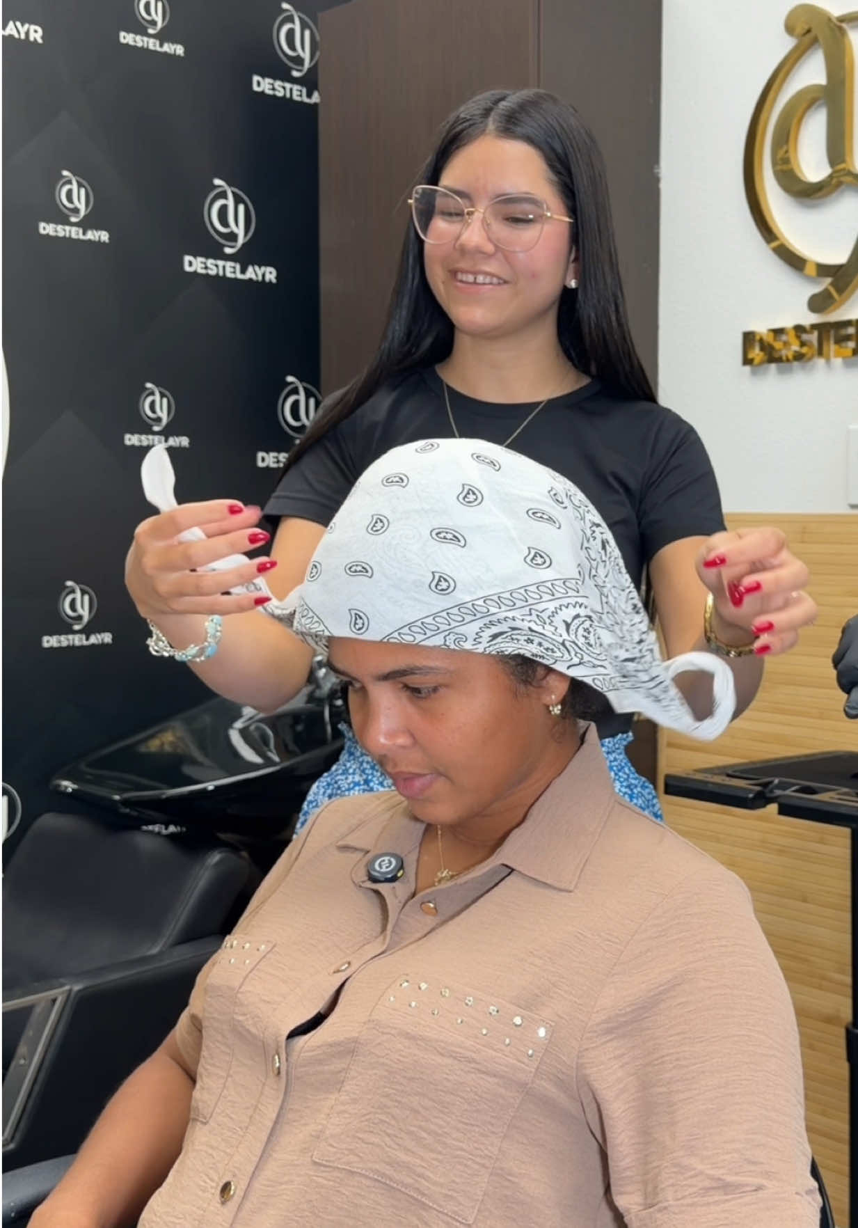 @DESTELAYR® SALON