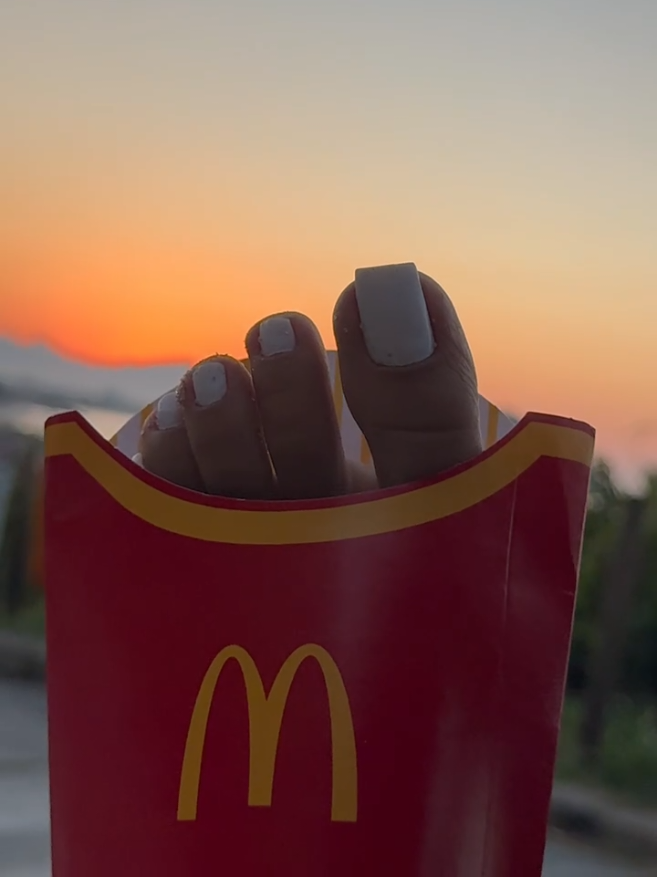 @Ana Feet