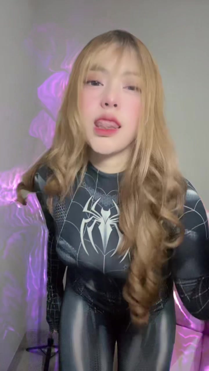 @_ayang9