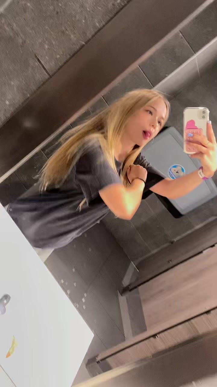 @🙇🏼♀️