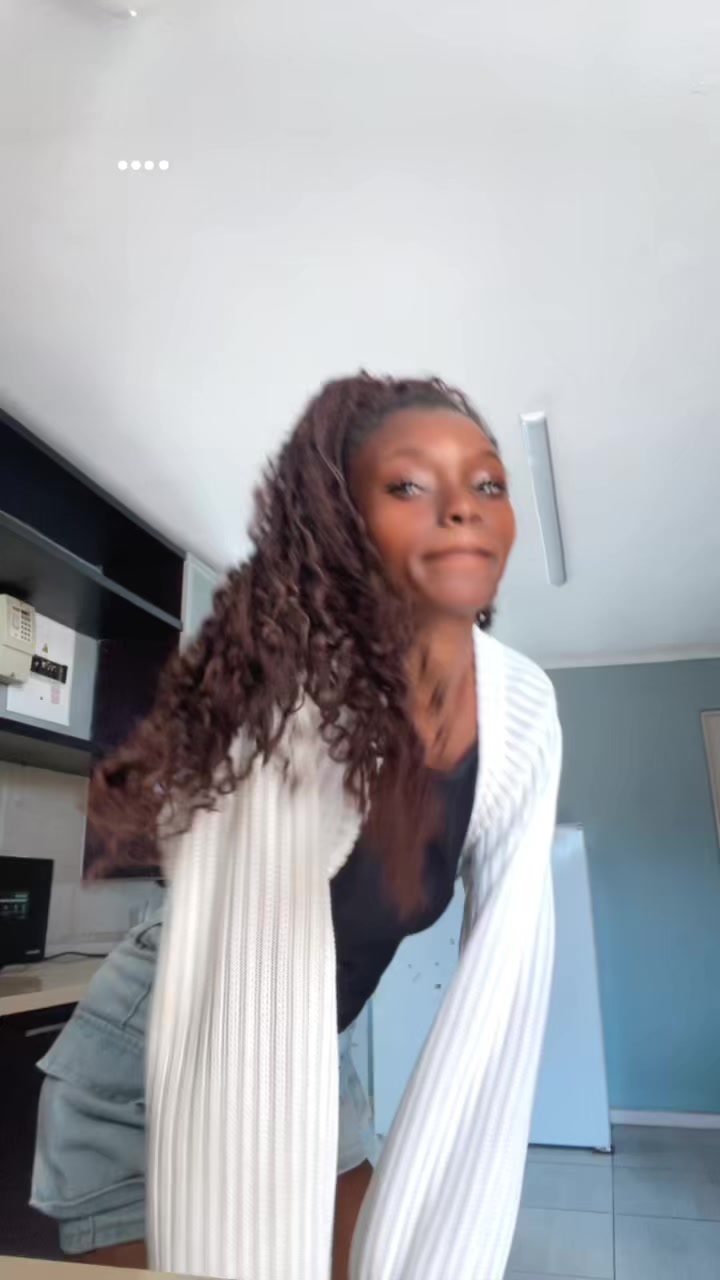 @Melanin Jay ᥫ᭡