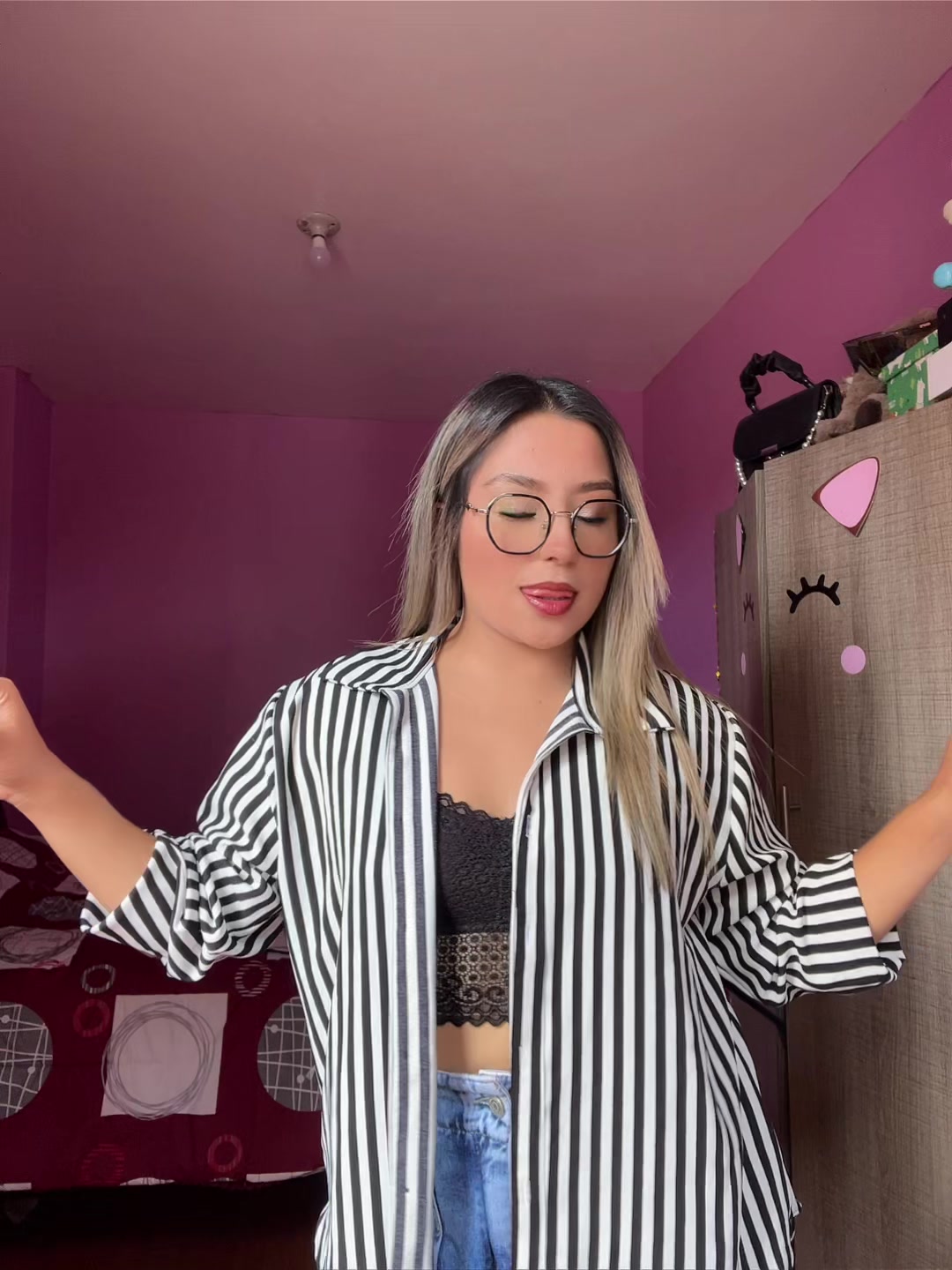 @LA VIVI 🦋