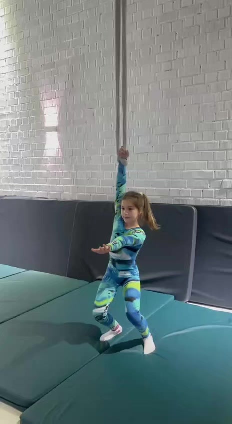 @Aerial Kris🤸&zwj;♀️