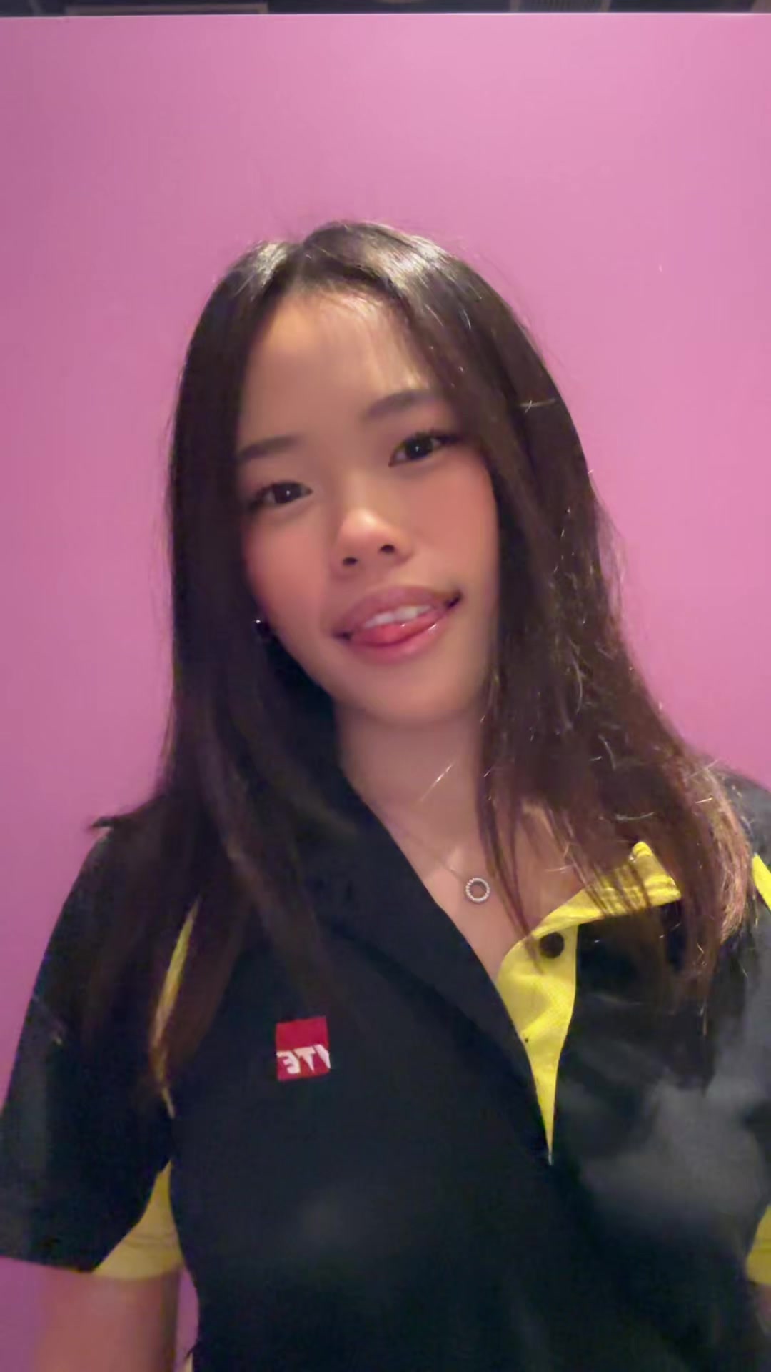 @khloye.c
