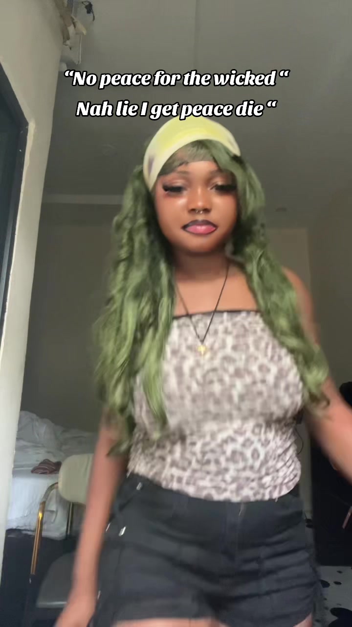 @Miz pretty ❤️🩹💄🧁💇♀️🌹