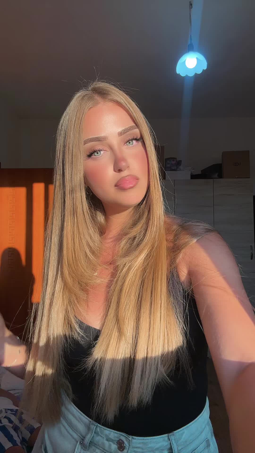 @👩🏼