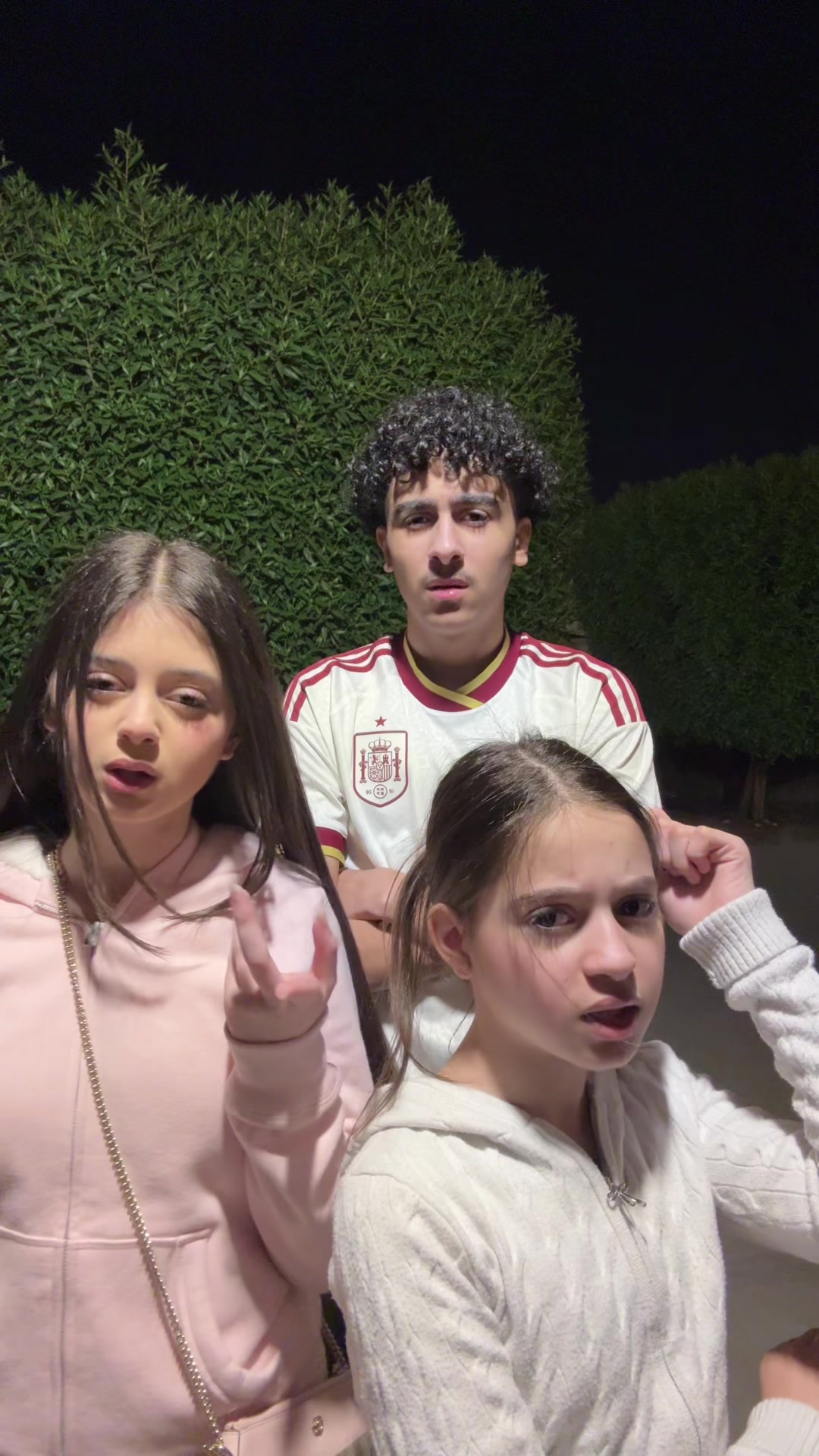 @𝐀𝐝𝐡𝐚𝐦𝐲𝐲