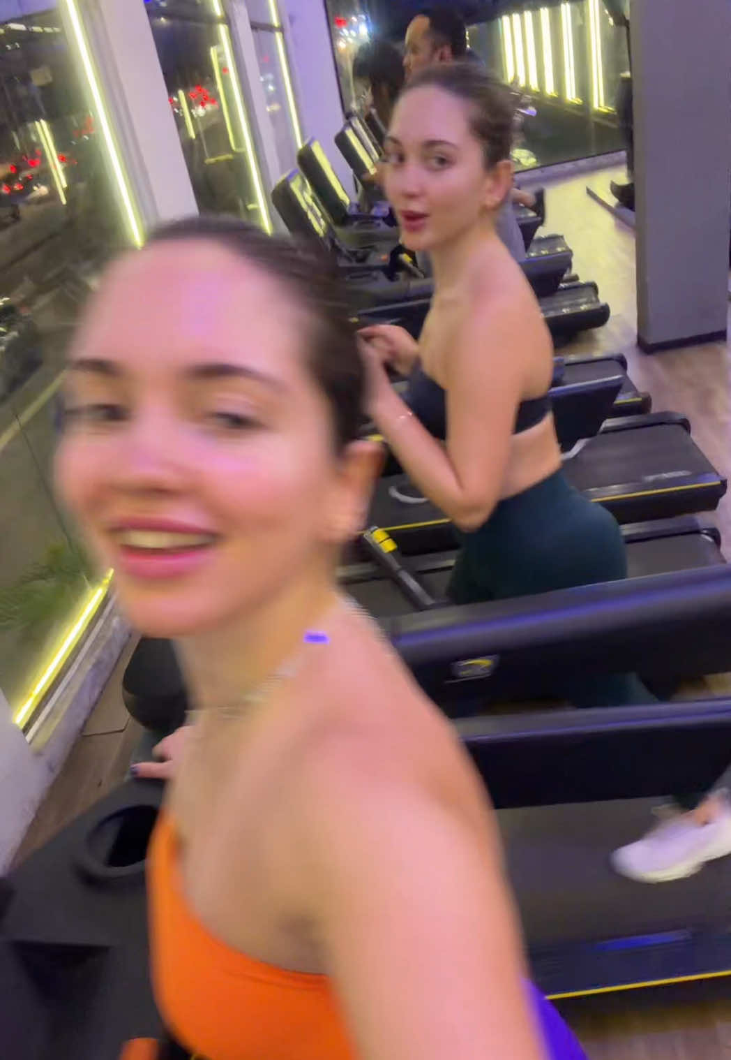 @Mariagemeaoficial