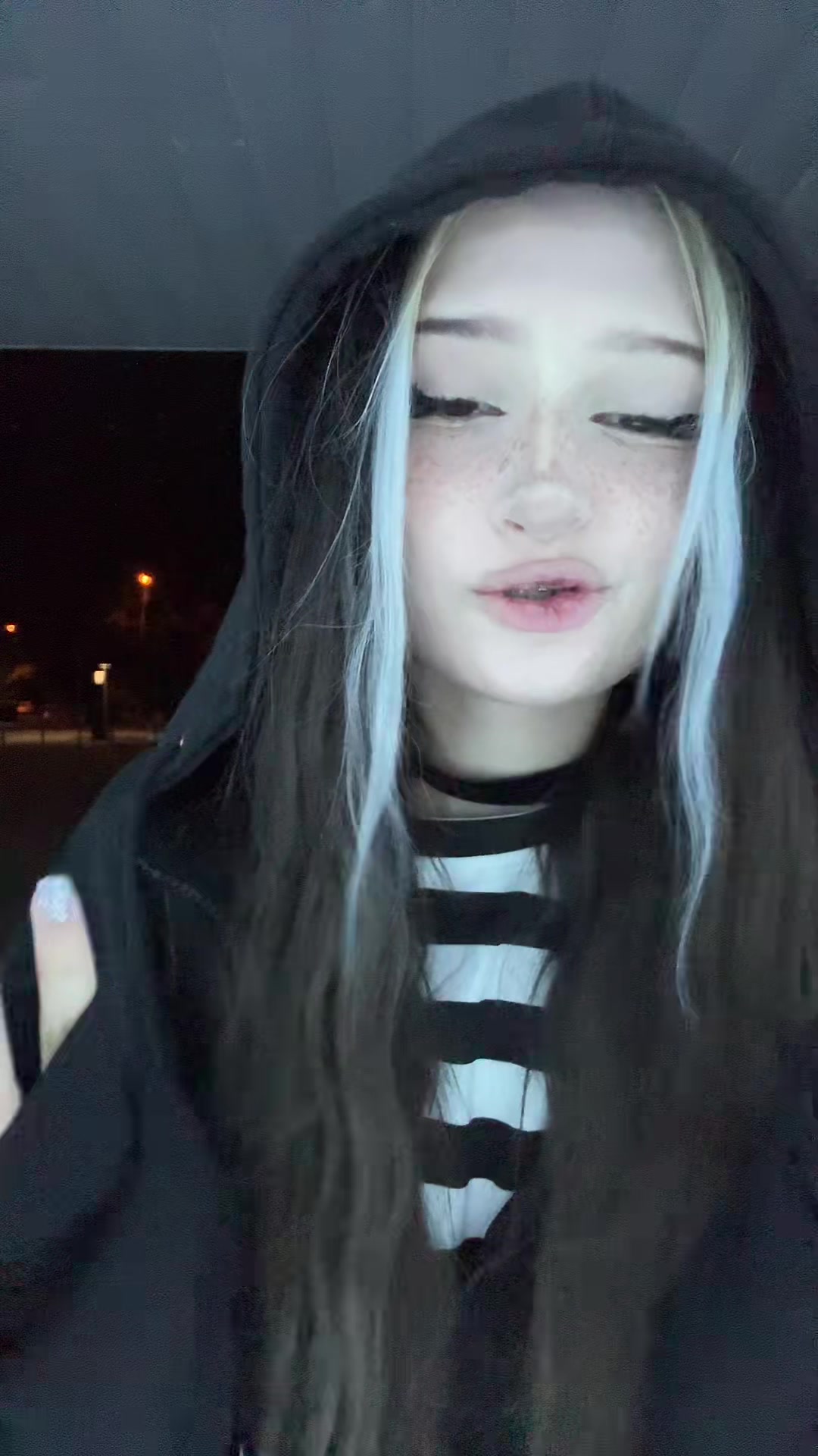 @Пчела