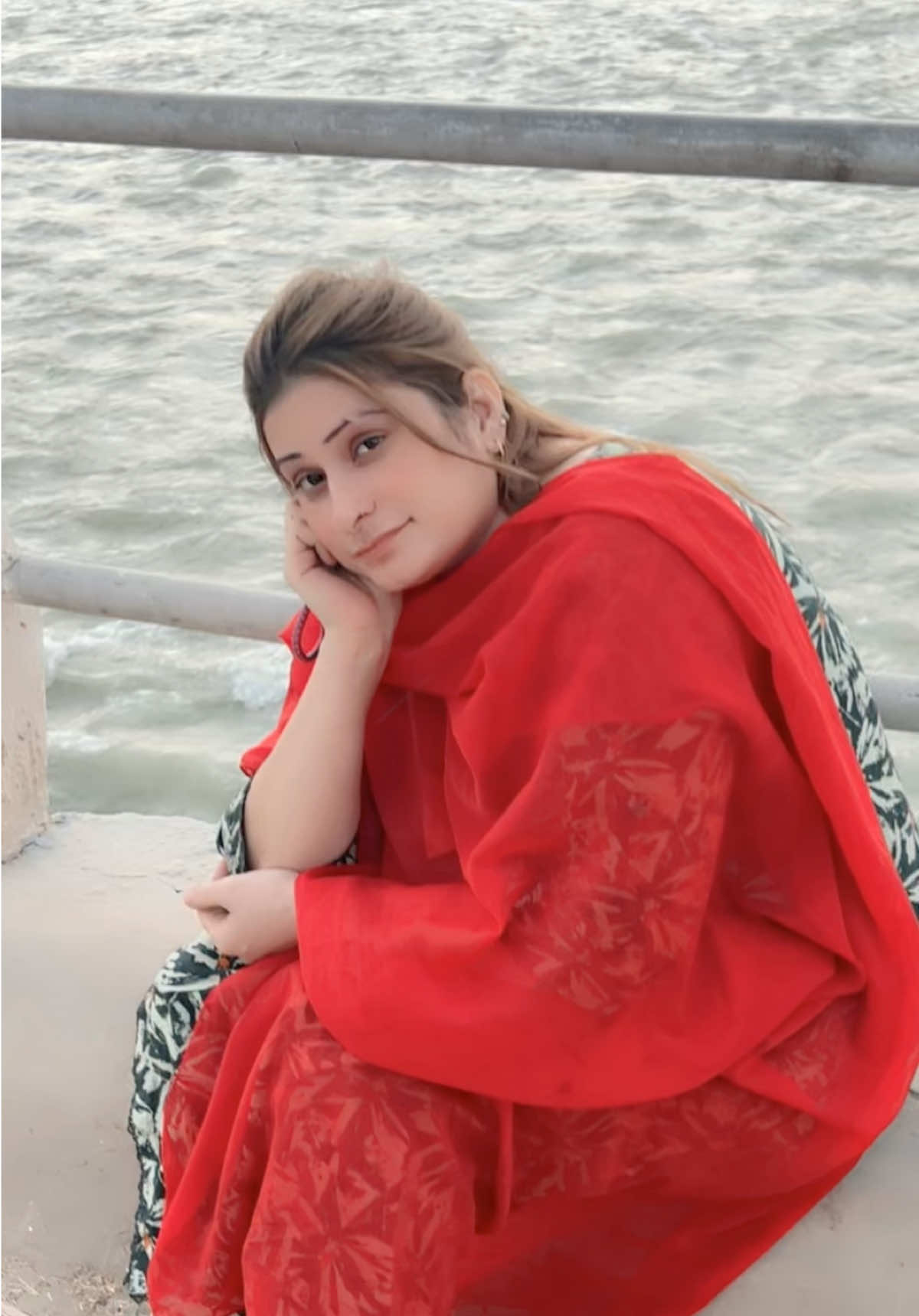 @Farah Lashari