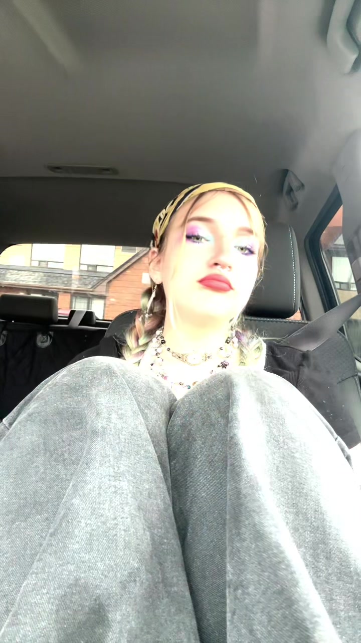 @️Julie