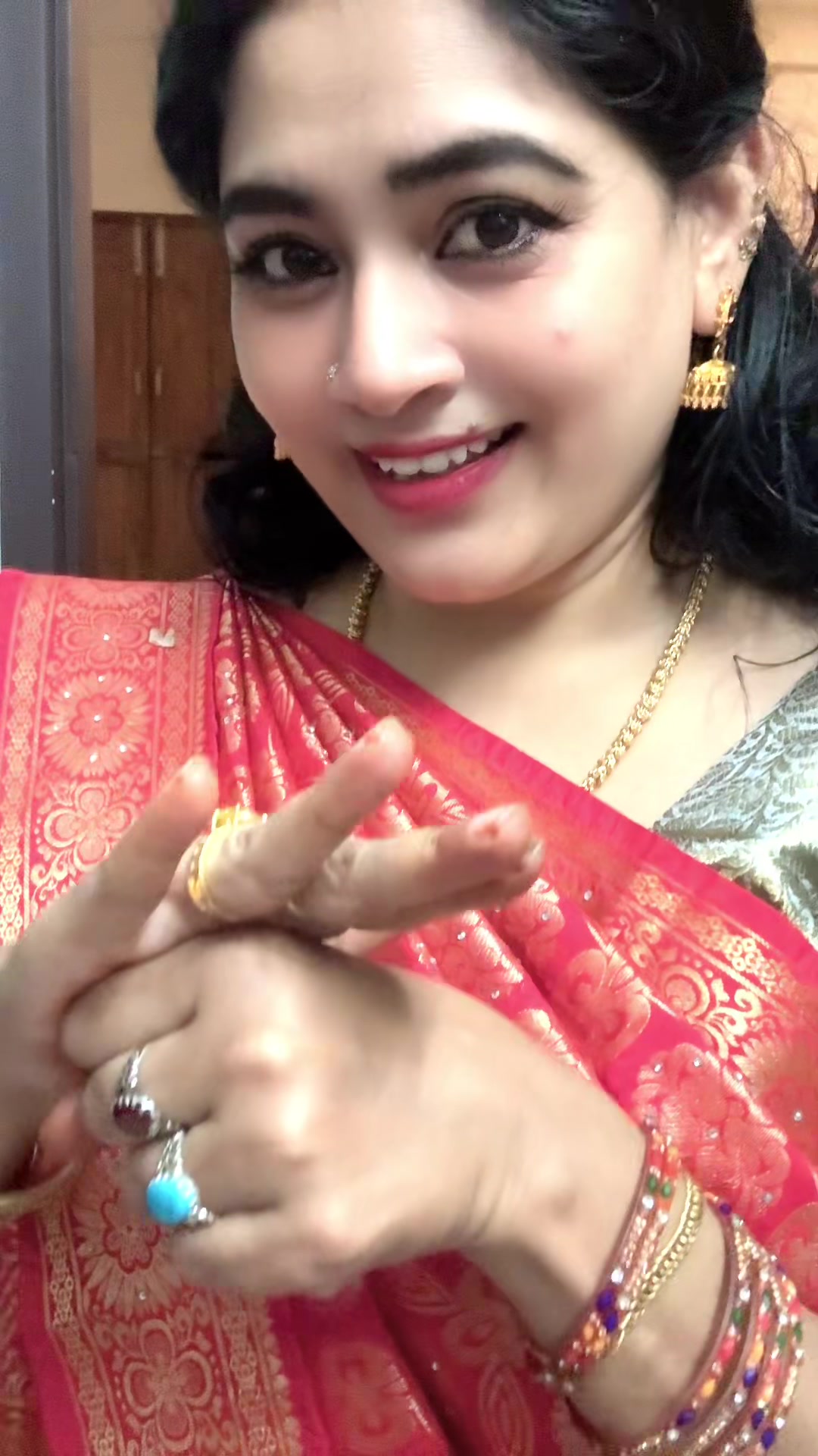 @പോന്നു മിന്നു