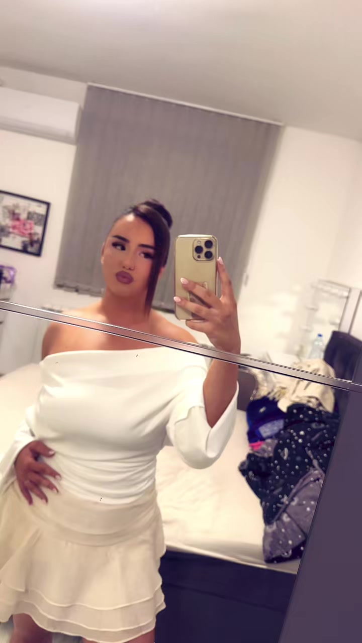 @𝐚𝐧𝐭𝐨𝐧𝐢𝐧𝐚