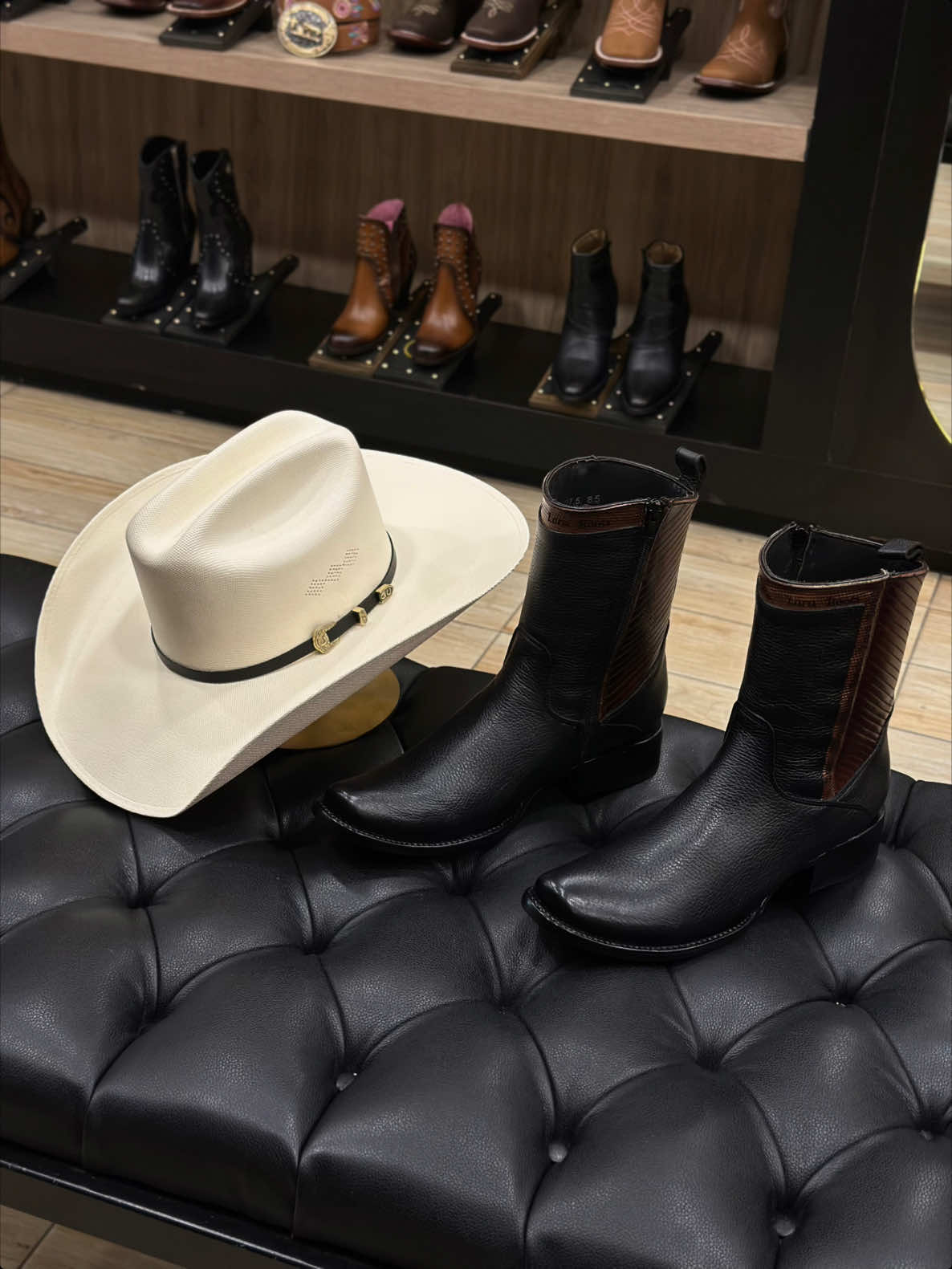 @Lara boots