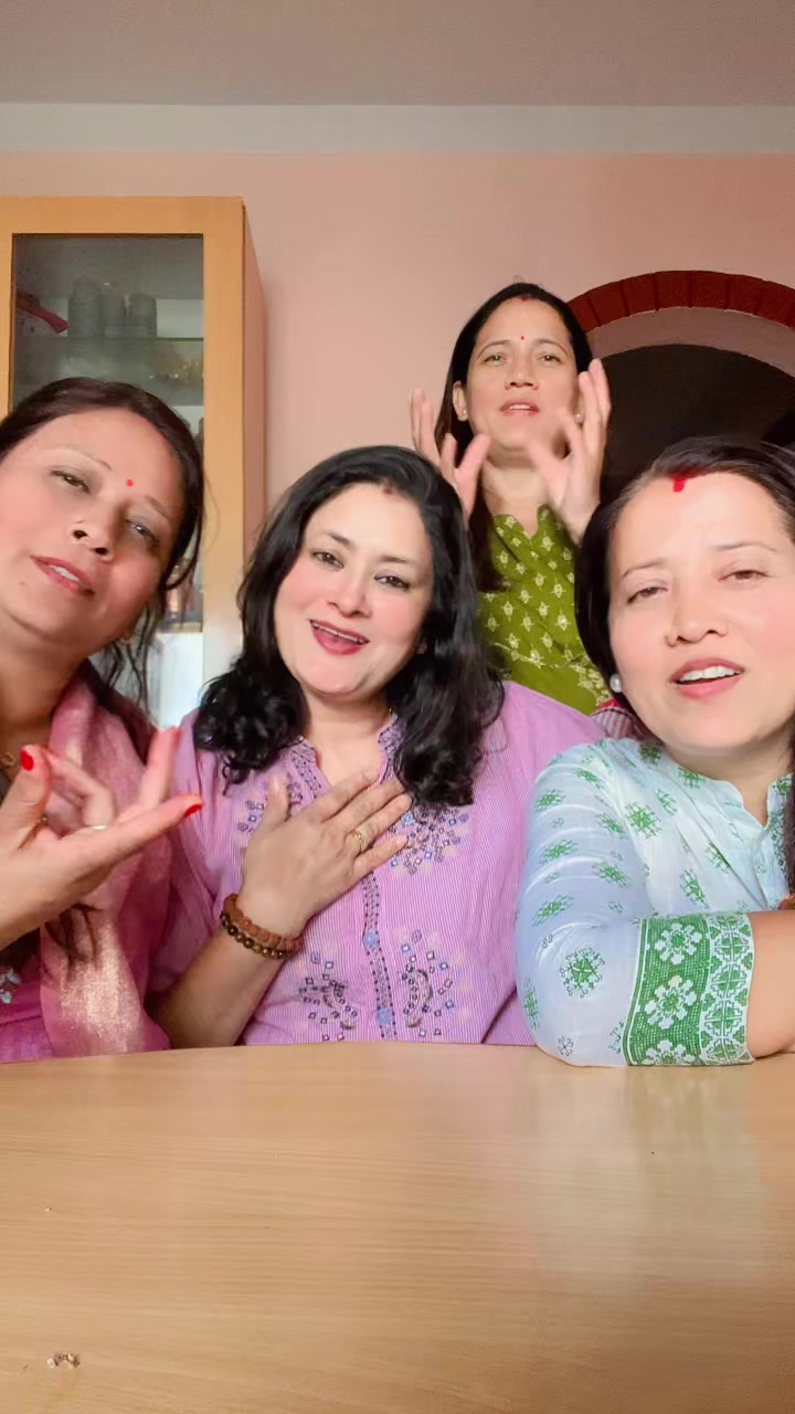 @santoshi_khadka
