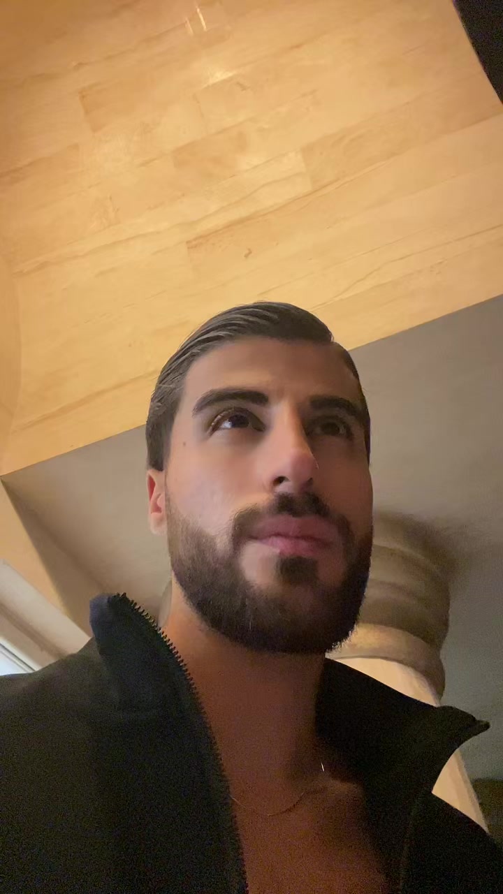 @Alighsmiii