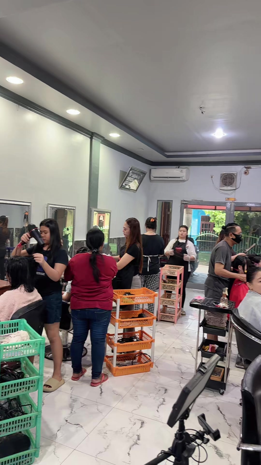@Zeriko yr salon. Y&R salon