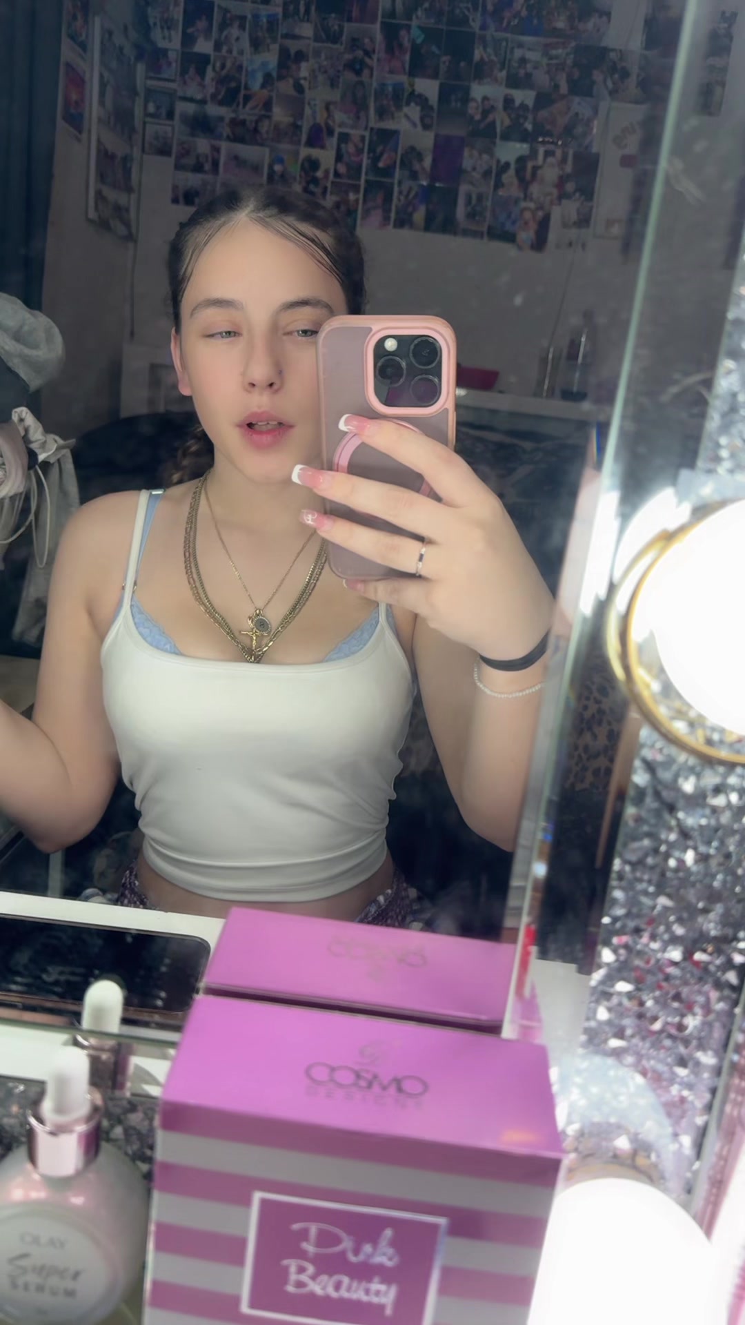 @🎭