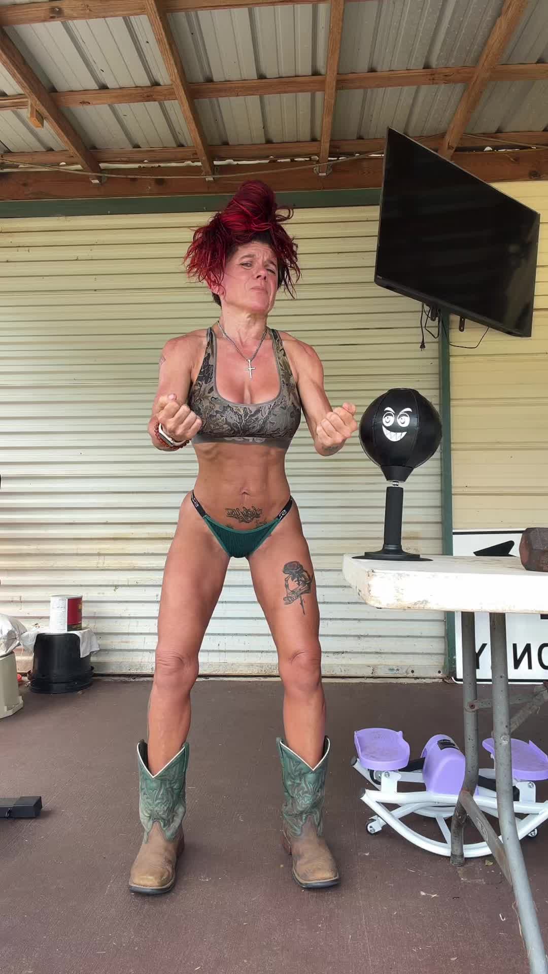 @RedneckBaddie