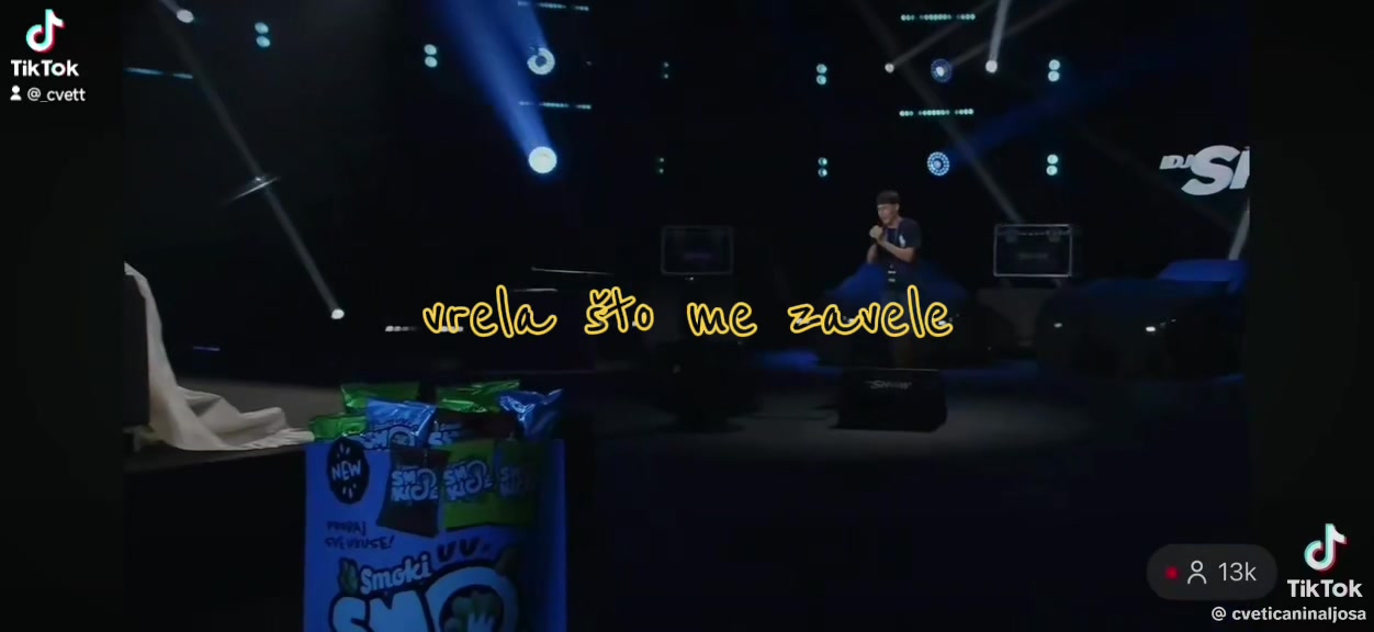 @(una🩷)🍭🍍