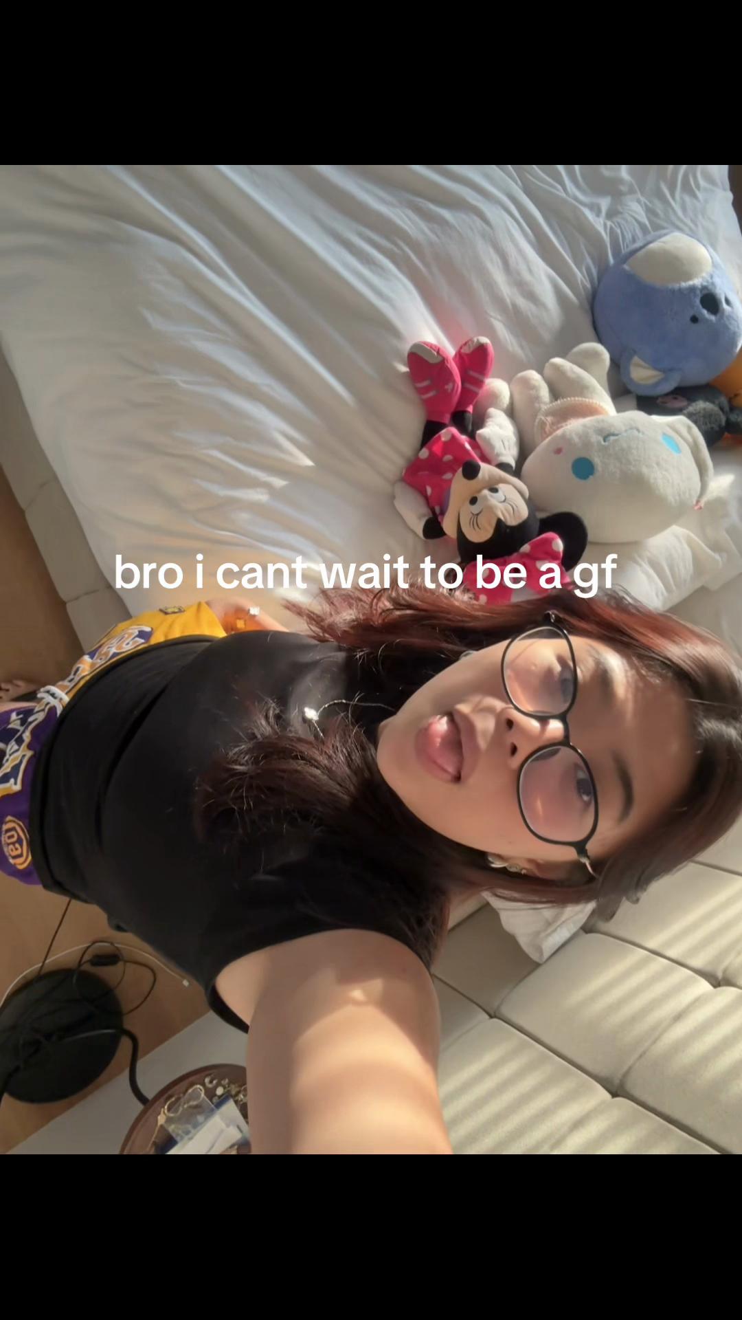 @queenniecute