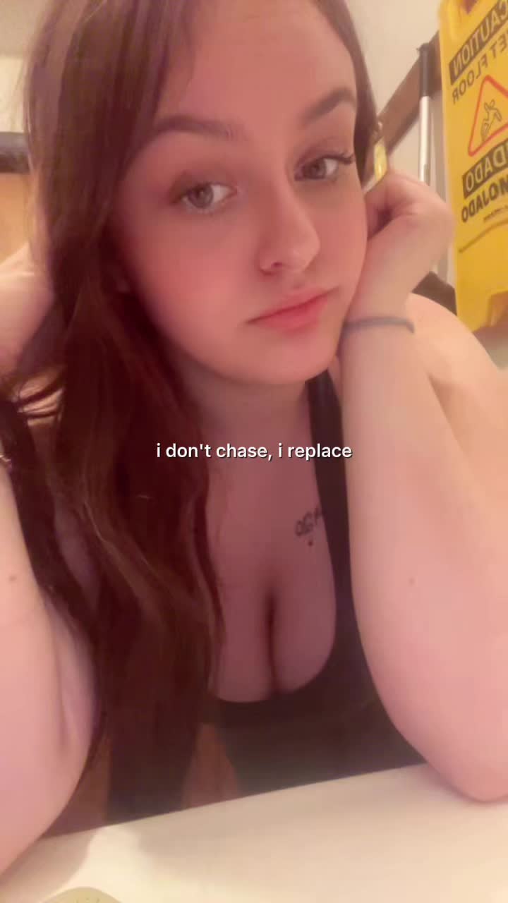 @Freaky fairy🧚♀️💋🫰