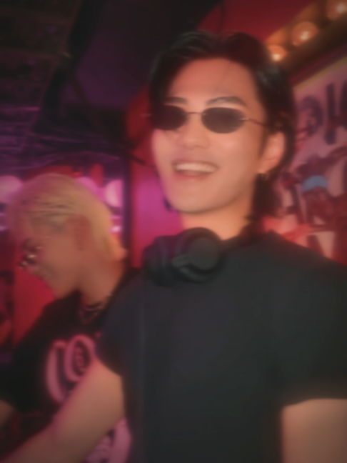 @ᴵᴄᴇ ᴄʀᴇᴀᴍ ʙᴀʀᴛᴇɴᴅᴇʀ