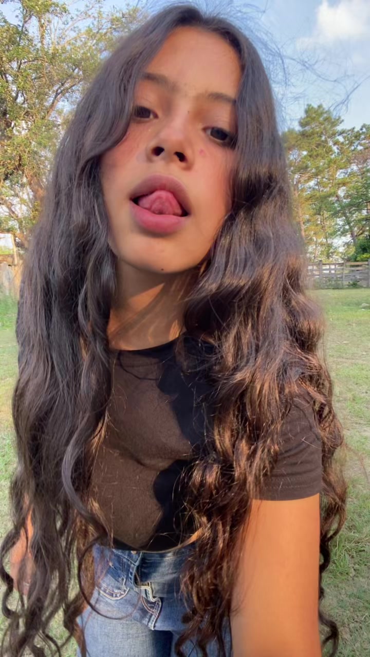 @Alejandra vf
