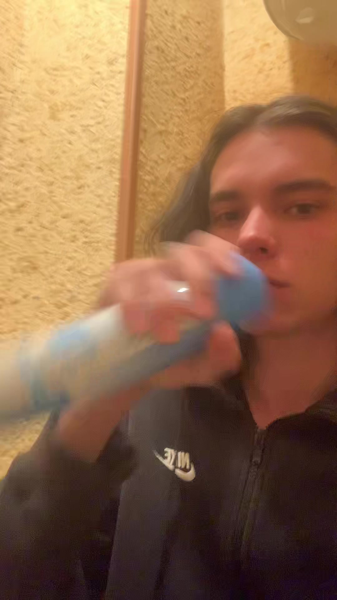 @chompik