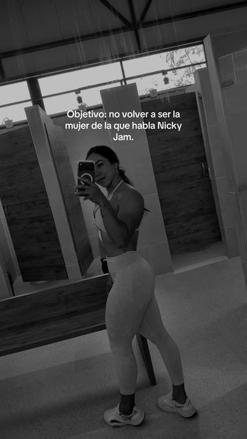 @lillymolinafit