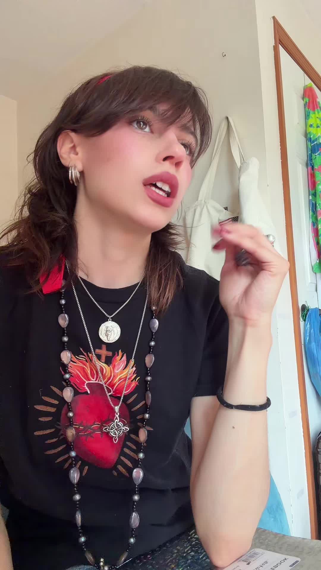 @CherryB ASMR 🍒🌸