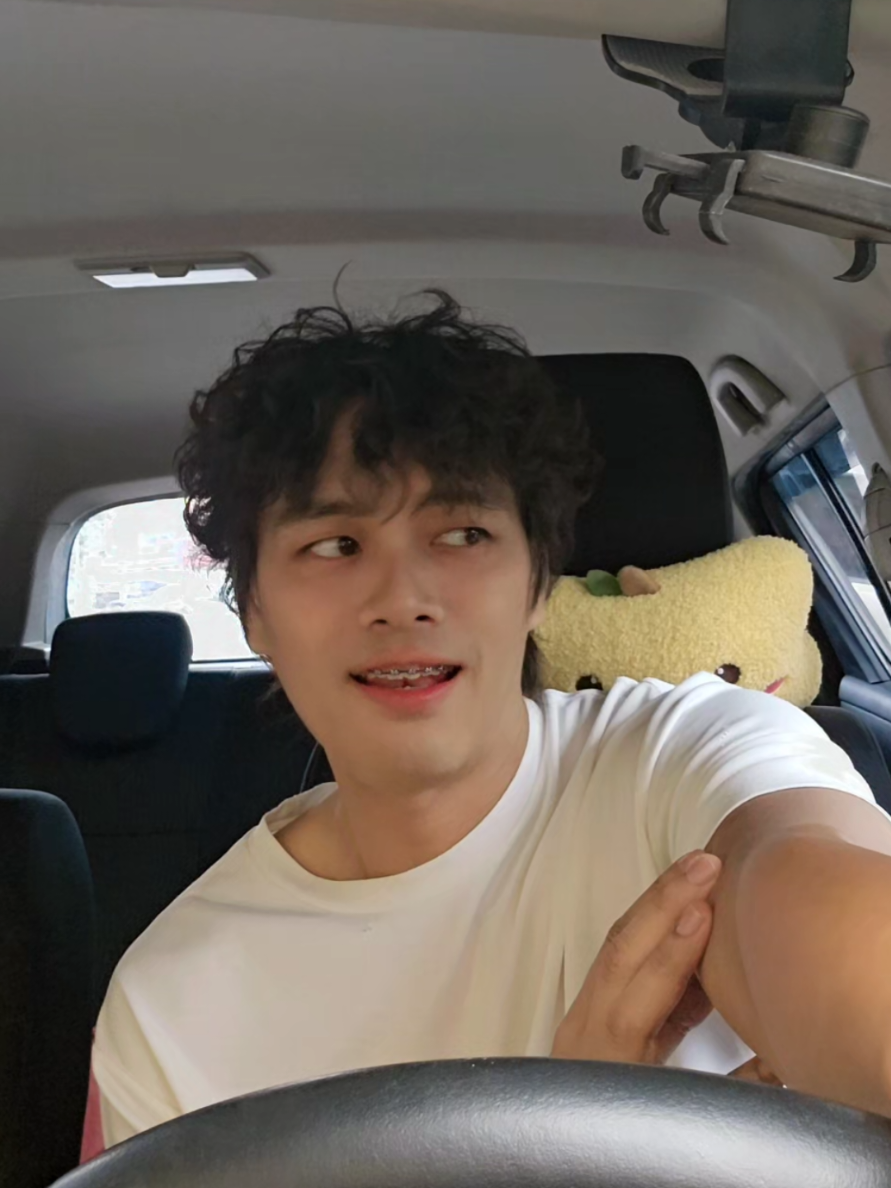 @พี่ บี ขี้ ลื . . ม