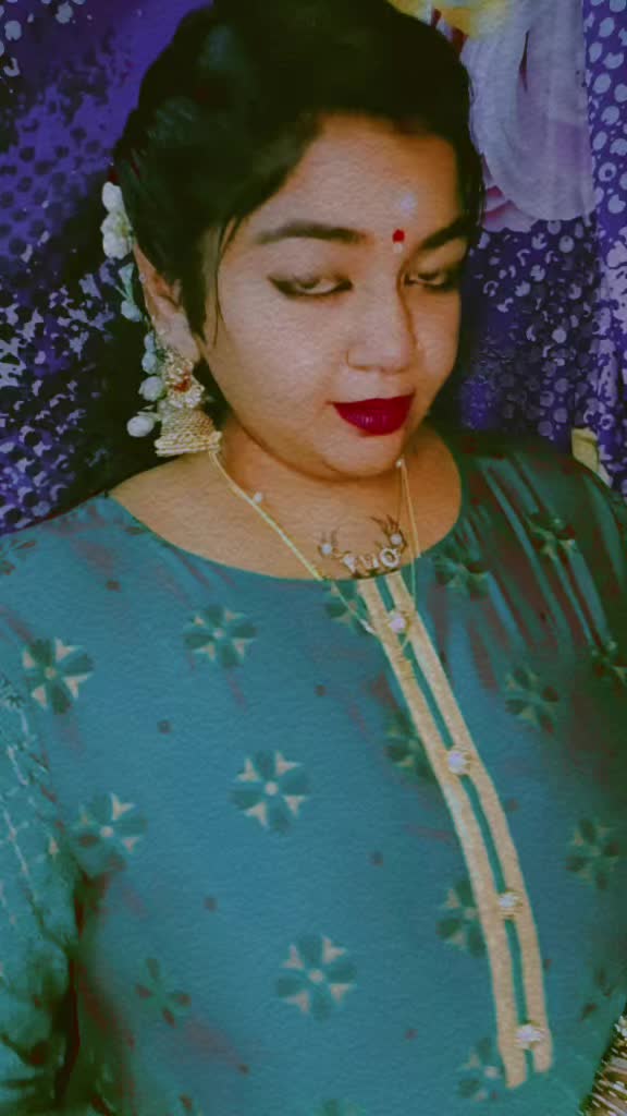 @👑🐼Nisha🐼👑