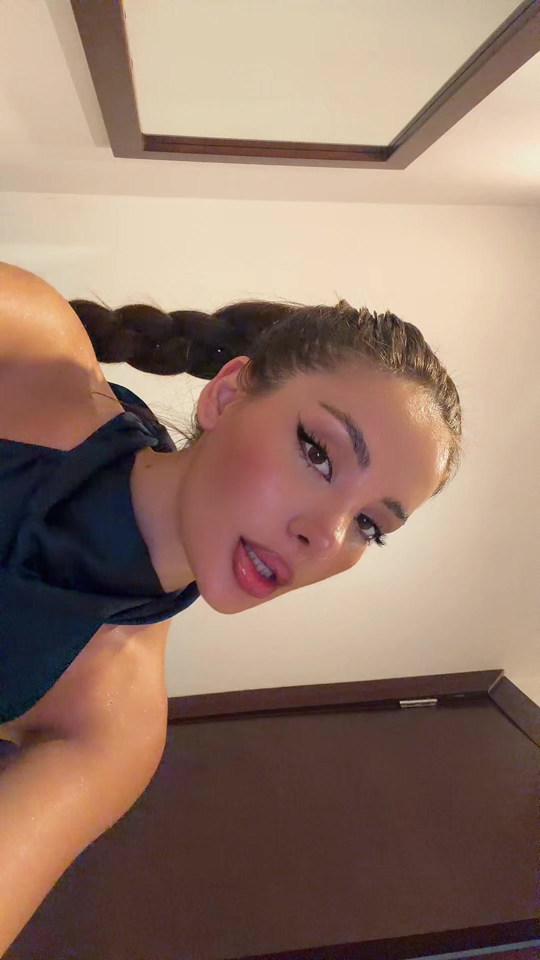 @Tina_corz